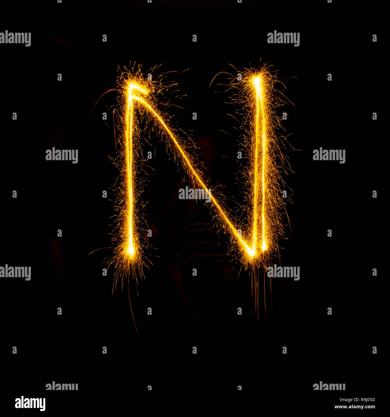 Alphabet Wunderkerzen osolated auf schwarzem Hintergrund. "einzelnen Buchstaben Stockfoto