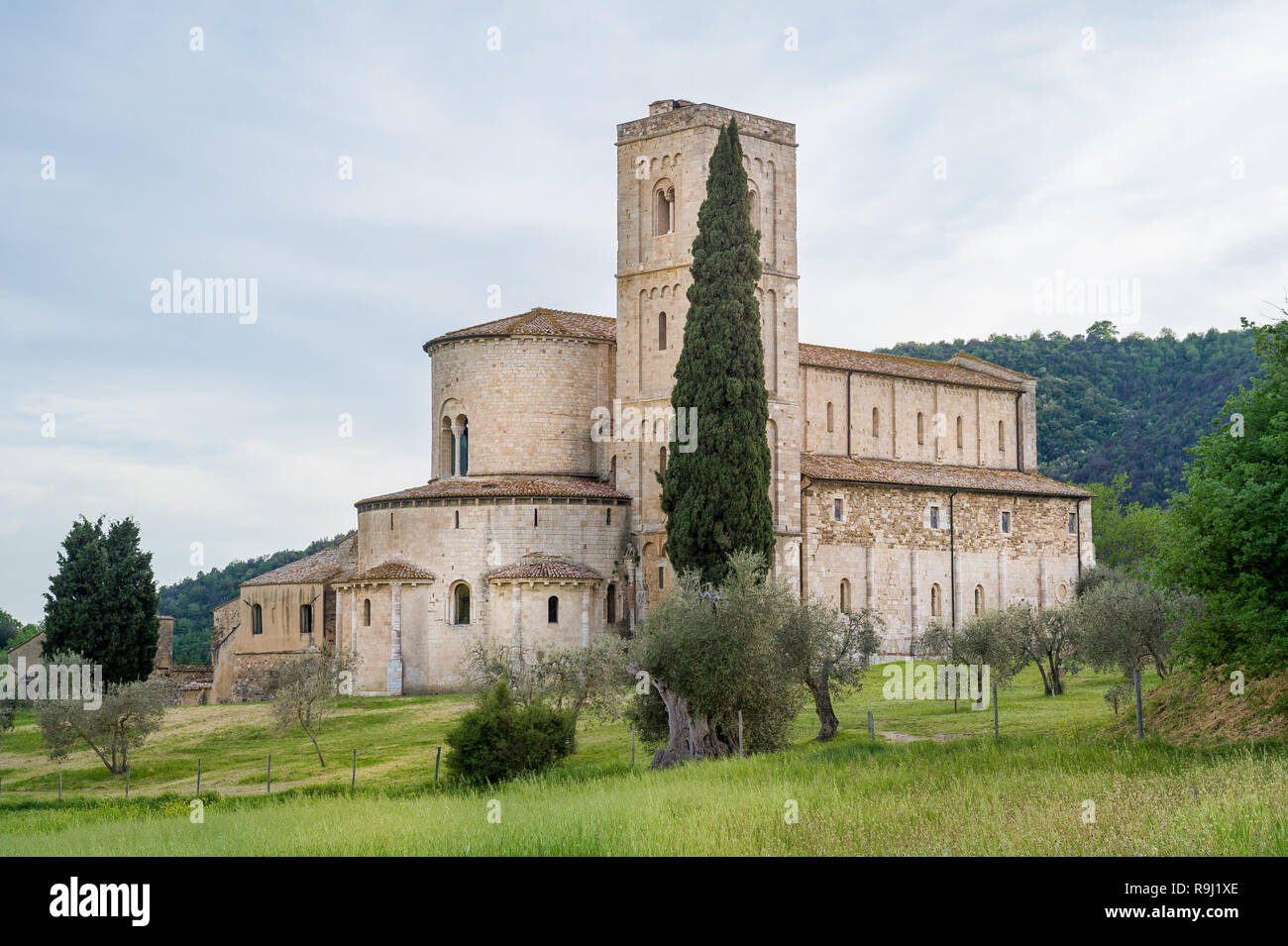 Sant Antimo Kloster in Val d'Orcia, beliebte Reise Sehenswürdigkeit in der Nähe von Montalcino. Toskana, Italien Stockfoto