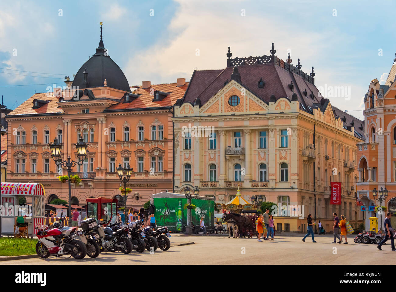 Gebäude im Liberty Square, Novi Sad, Serbien Stockfoto