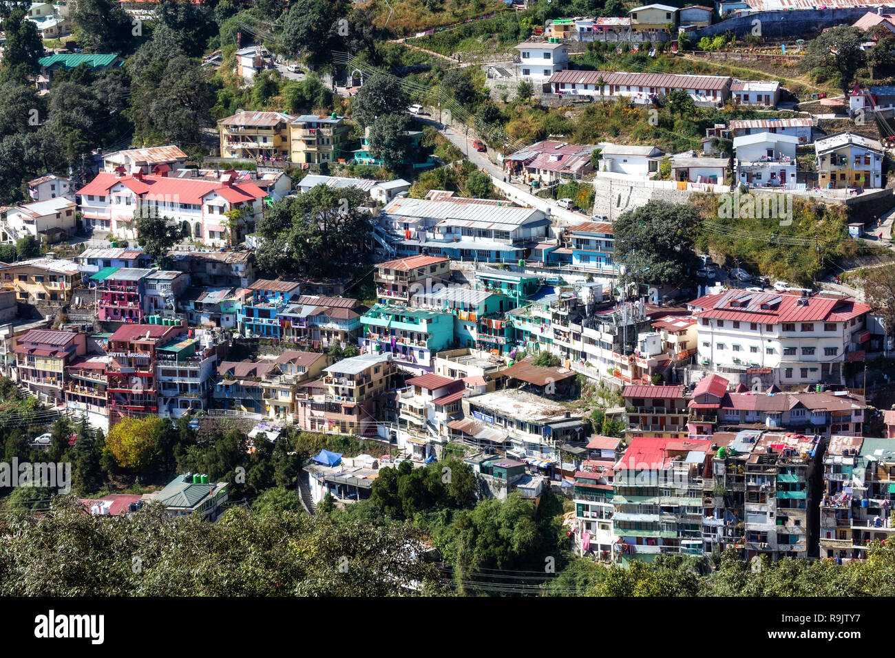 Luftaufnahme von Nainital Stadtbild in Uttarakhand Indien. Nainital ist ein Scenic Hill Station und beliebtes Reiseziel in Indien. Stockfoto