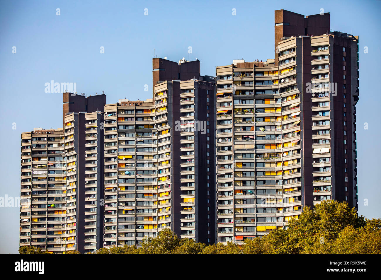 Wohn- Hochhaus, die Neckarufebebauung Norden, auch bekannt als "Nagel", ist eine Wohnanlage im Mannheimer Stadtteil Neckarstadt-Ost, 30 floo Stockfoto