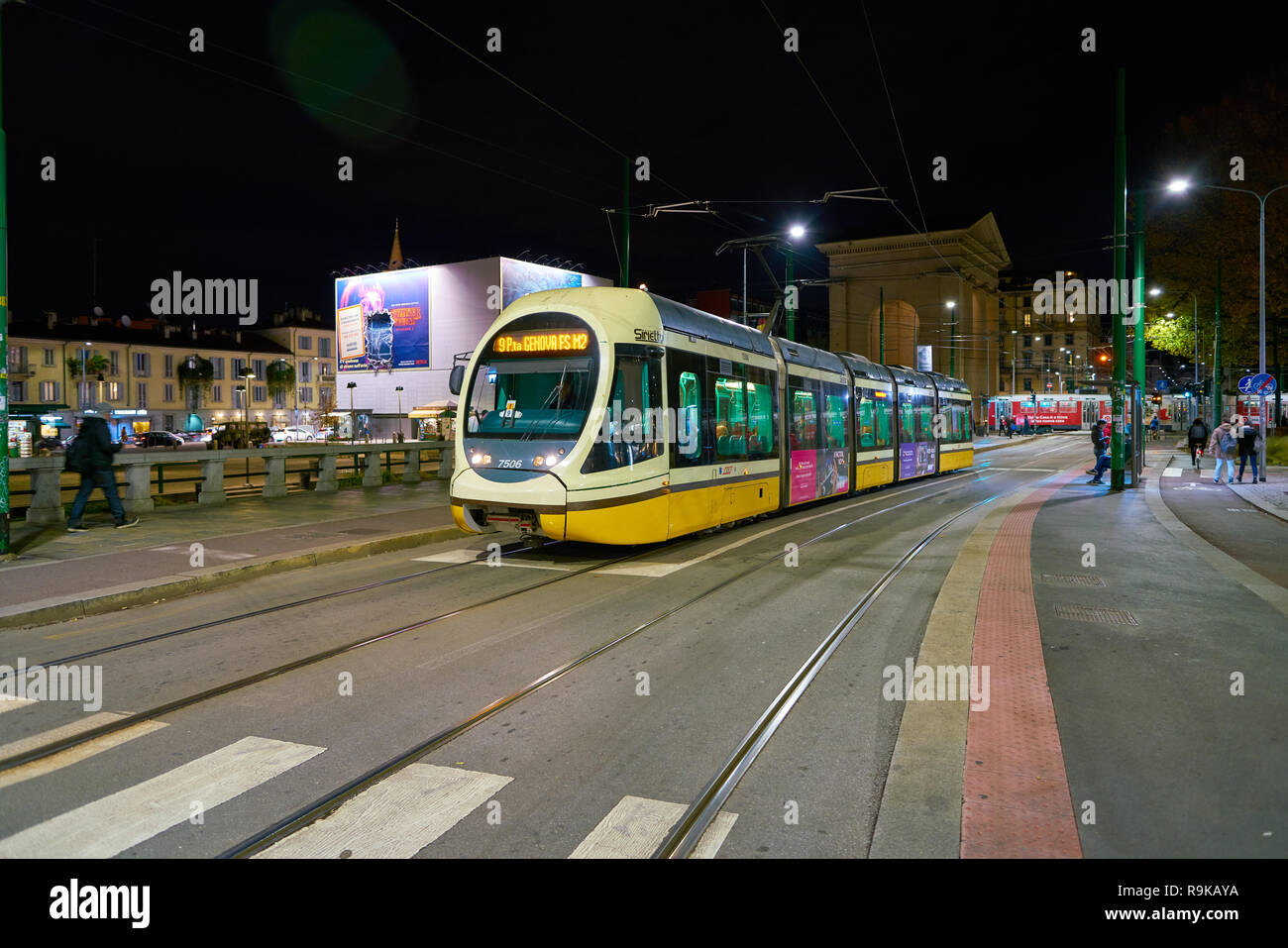 Mailand, Italien - ca. November 2017: Straßenbahn in der Stadt Mailand. Stockfoto