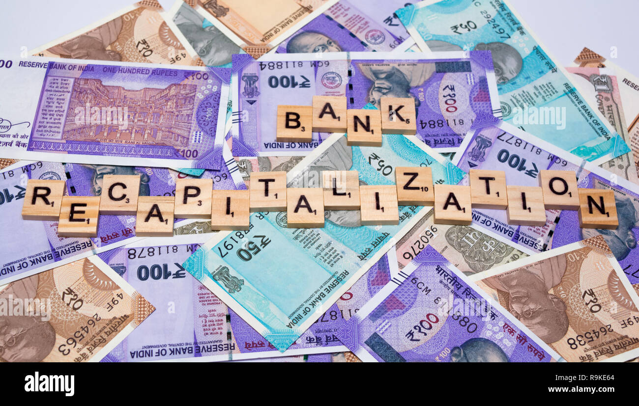 Konzept der Rekapitalisierung der Banken auf der indischen Währung fest. Stockfoto