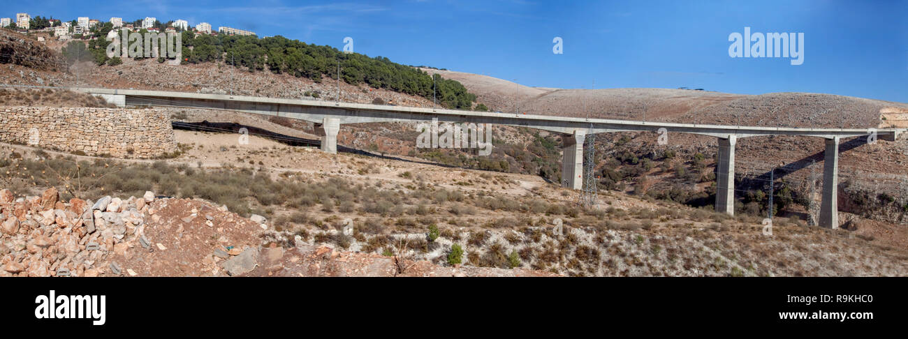 Akbara Brücke. Highway 89 Brücke über Wadi Akbara im Norden Israels Stockfoto