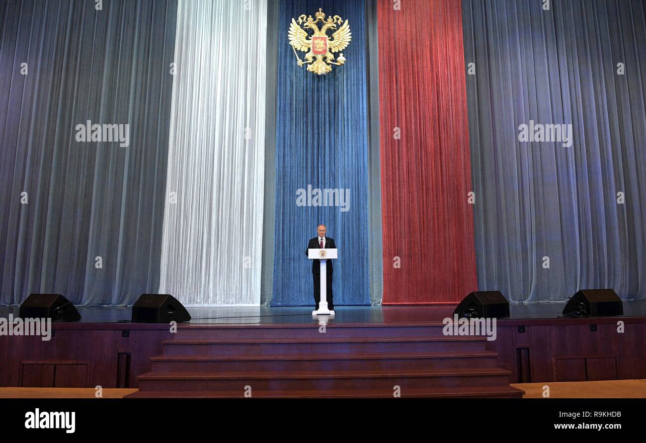 Der russische Präsident Wladimir Putin bietet eine Adresse an die Mitarbeiter der staatlichen Sicherheitsbehörden während der Staatssicherheit Mitarbeiter Tag Dezember 20, 2018 in Moskau, Russland. Stockfoto