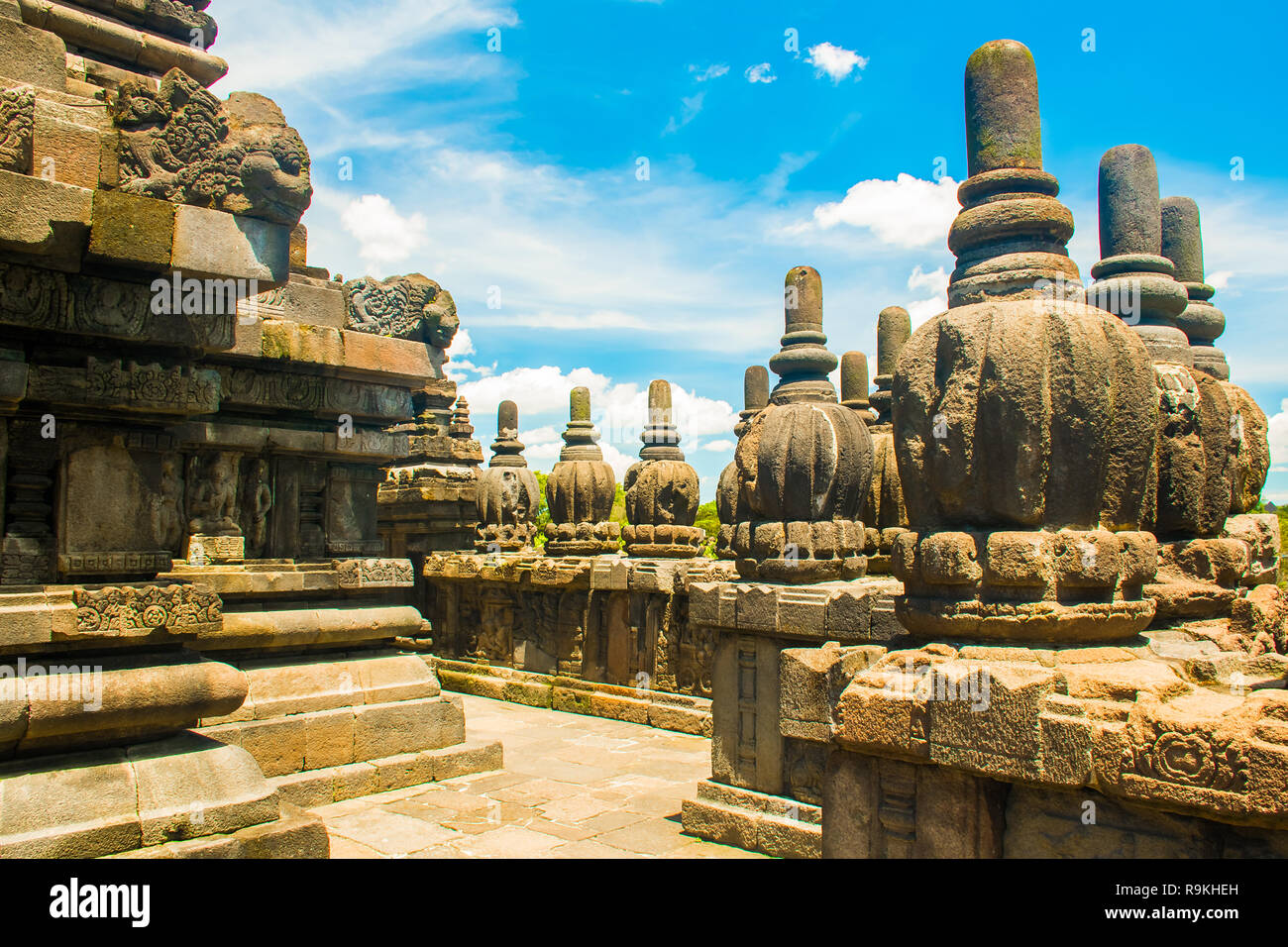 Alte mystische alte hinduistische Prambanan Tempel in der Nähe von Yogyakarta auf der Insel Java in Indonesien Stockfoto