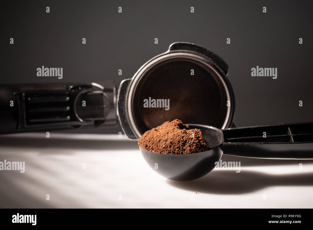 Die Textur des gemahlenen Kaffee. Ausgewählte Schwerpunkte Stockfoto