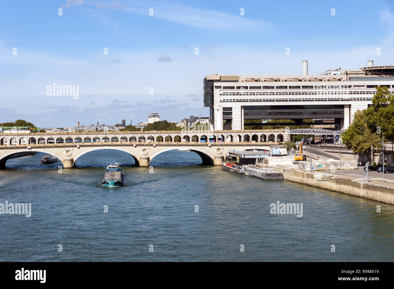 Bercy Brücke über die Seine - Paris Stockfoto