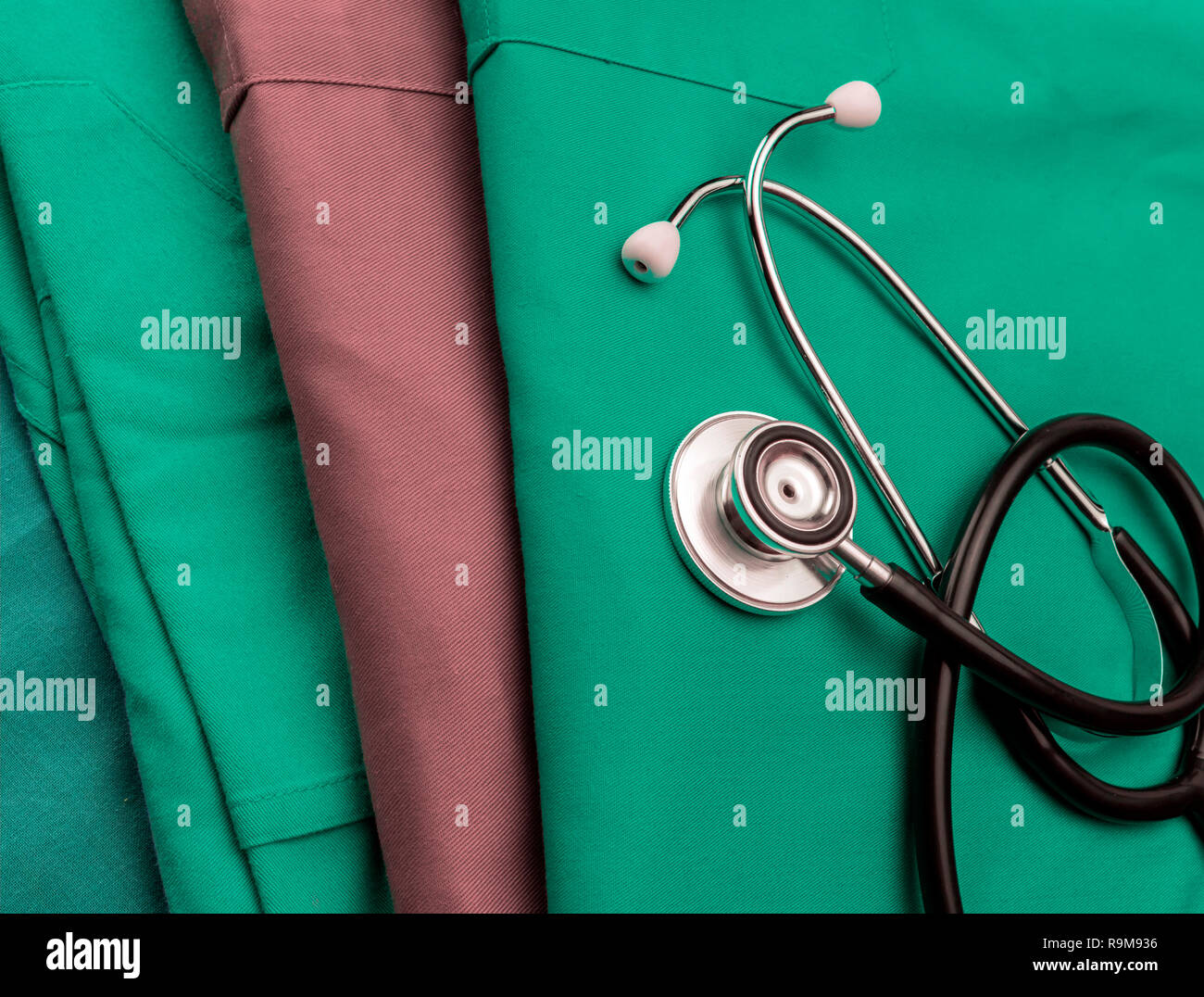 Stethoskop auf der Kleidung der Krankenschwester, konzeptionelle Bild Stockfoto
