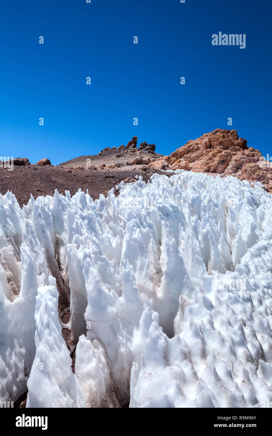 Schnee in der Oberseite der Vulkan Teide, Teneriffa, Kanarische Inseln, Spanien Stockfoto