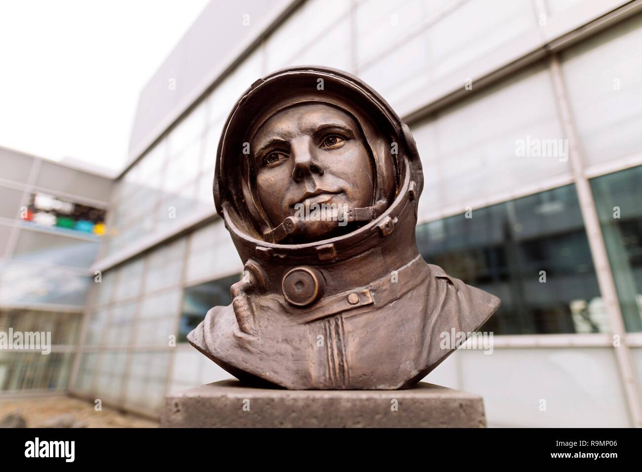 Köln, Deutschland. 23 Dez, 2018. Skulptur von Juri Gagarin auf dem Gelände des European Astronaut Centre. Köln, 23.12.2018 | Verwendung der weltweiten Kredit: dpa/Alamy leben Nachrichten Stockfoto