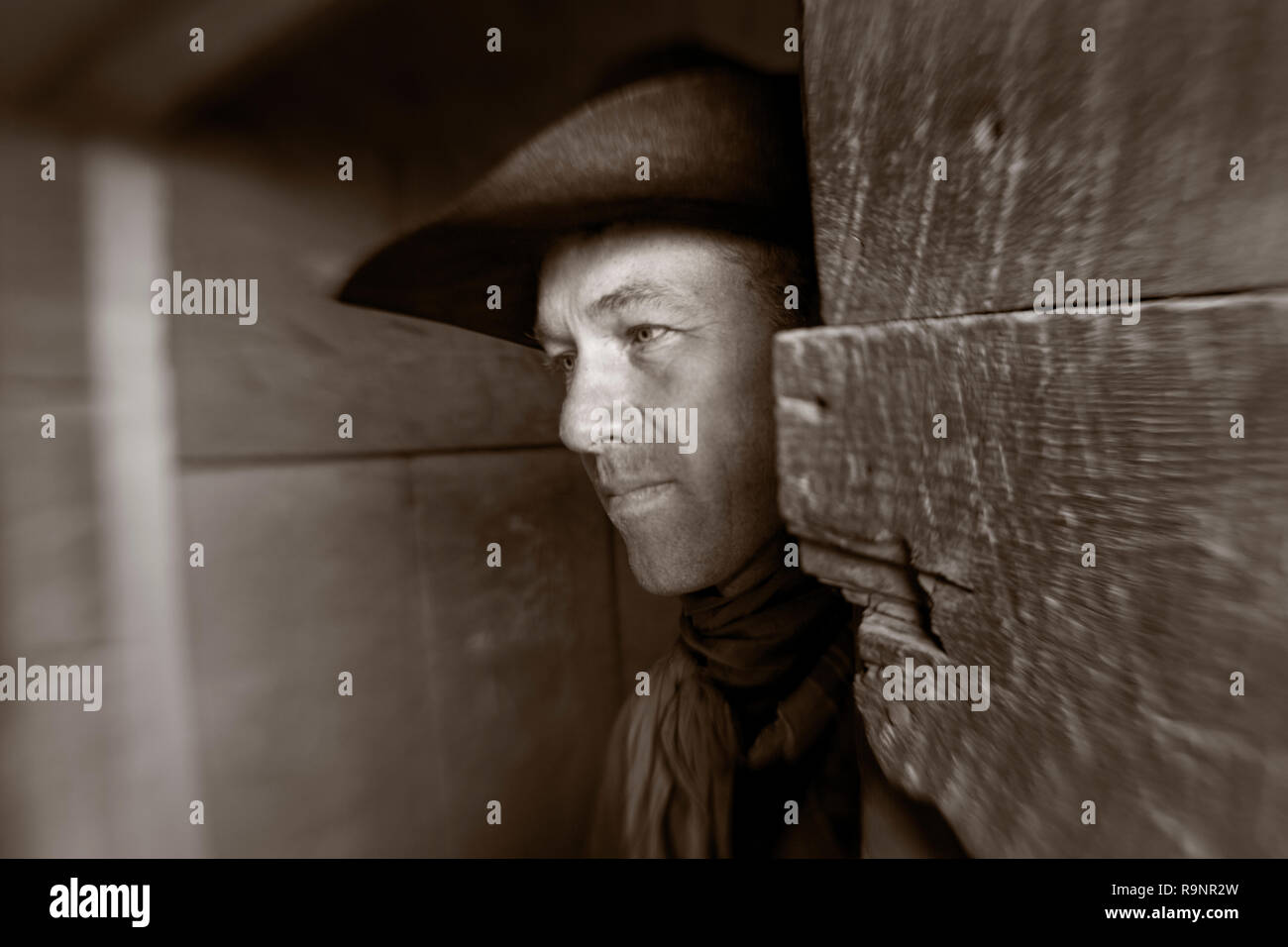 LB00140-01... WYOMING - Barry Crago in der Scheune auf der Willow Creek Ranch.  HERR # C11 Stockfoto