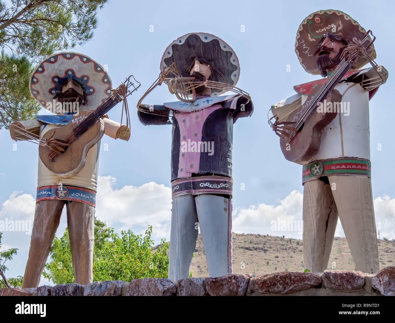 Skulpturen der Mariachis im traditionell spanischen Teil der Stadt East, West Texas Stockfoto