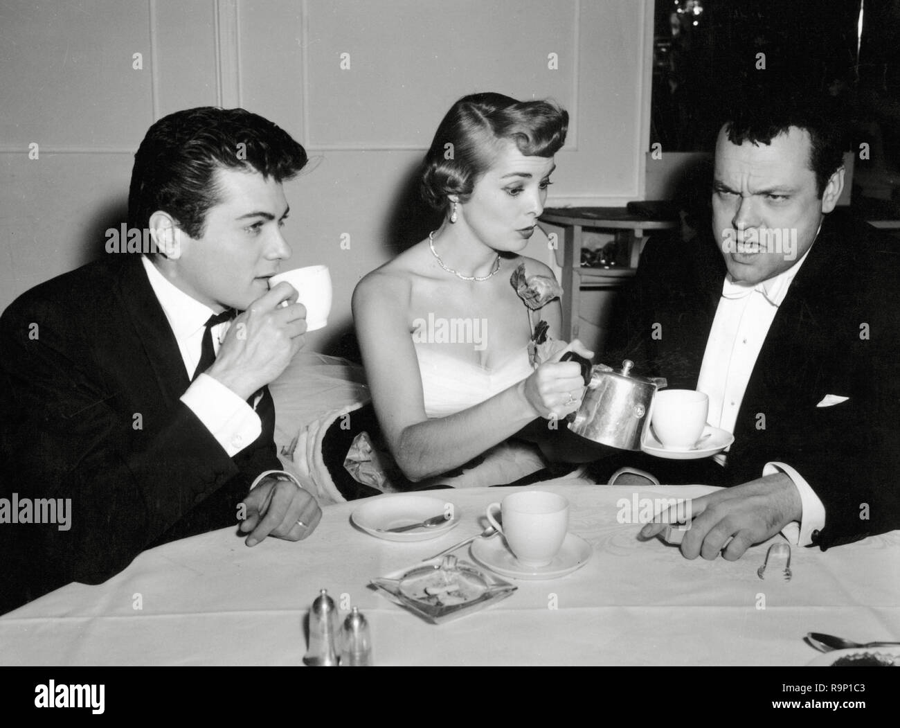 Orson Welles, Tony Curtis, Janet Leigh, ca. 1952 Datei Referenz # 33635 818 THA Stockfoto