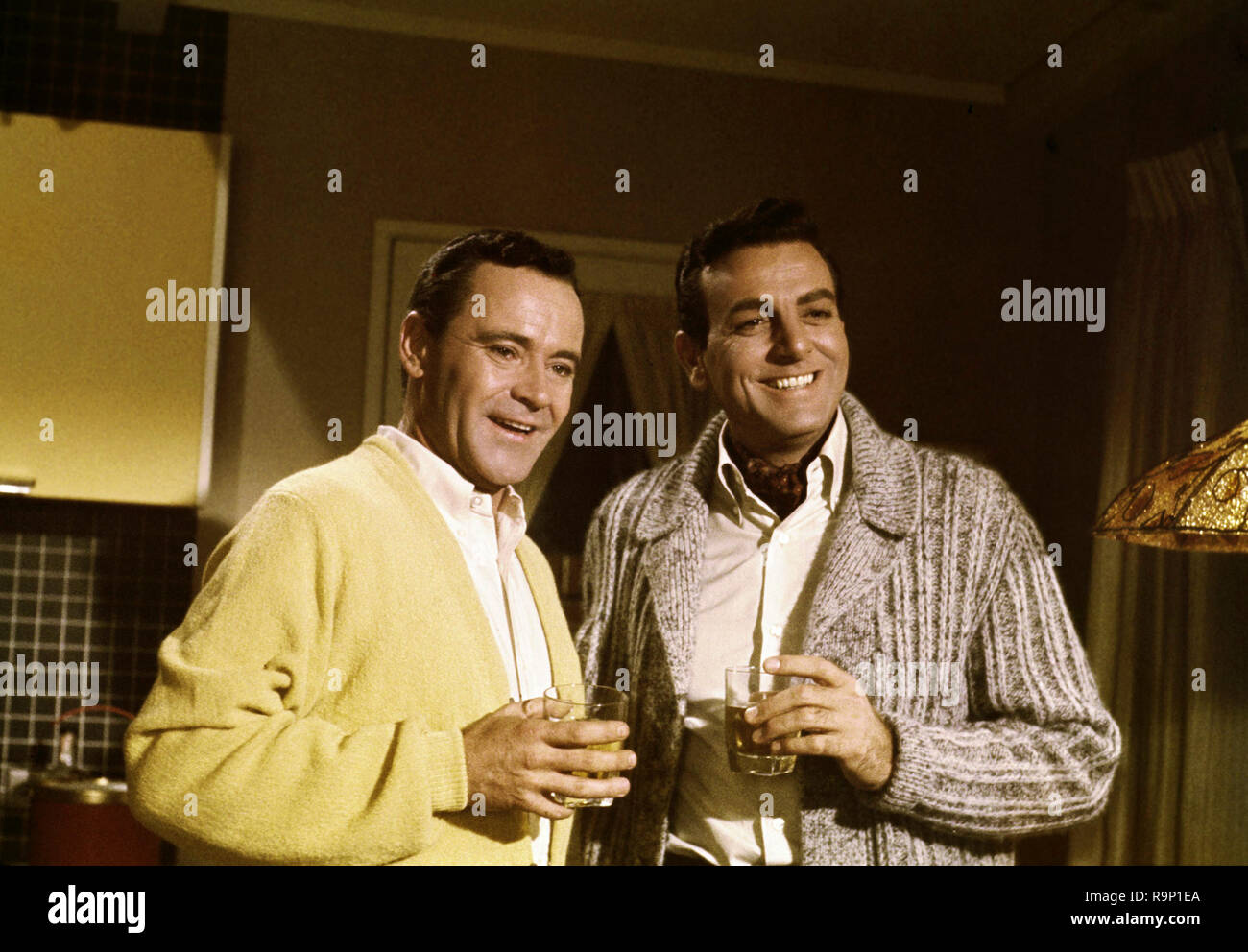 Jack Lemmon, Mike Connors, Good Neighbor Sam" (1964) Columbia Pictures Datei Referenz # 33635 871 THA Stockfoto