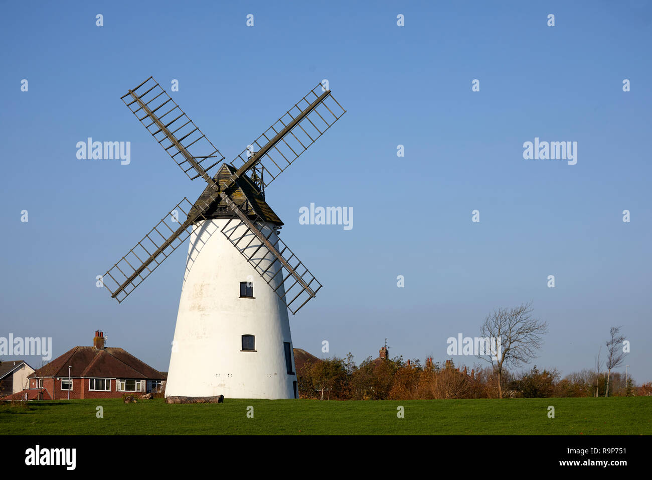Denkmalgeschützte Gebäude Sehenswürdigkeit wenig Marton Mühle aus dem 19. Jahrhundert englisch Turm Windmühle in Marton, Blackpool, Lancashire Stockfoto