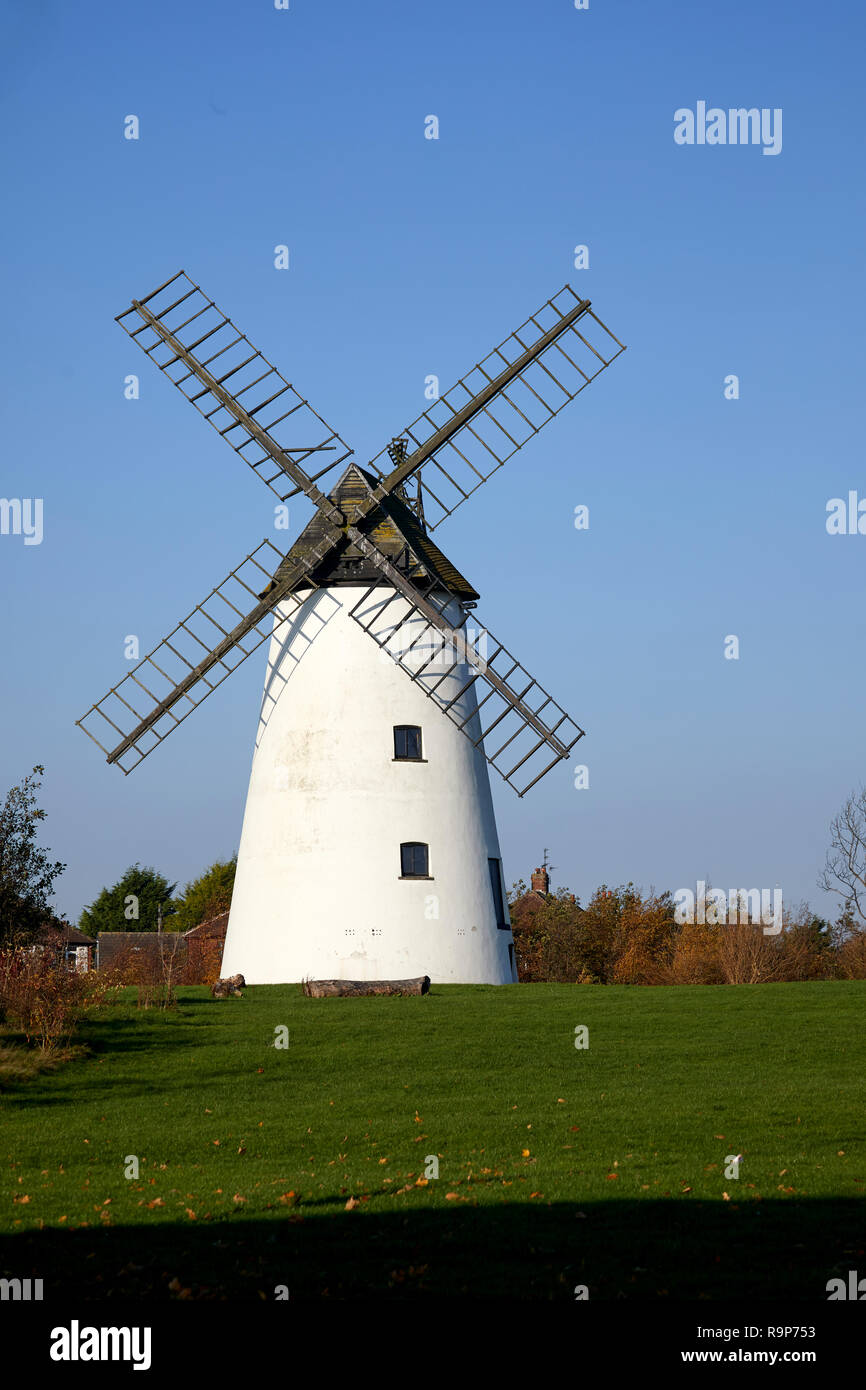 Denkmalgeschützte Gebäude Sehenswürdigkeit wenig Marton Mühle aus dem 19. Jahrhundert englisch Turm Windmühle in Marton, Blackpool, Lancashire Stockfoto