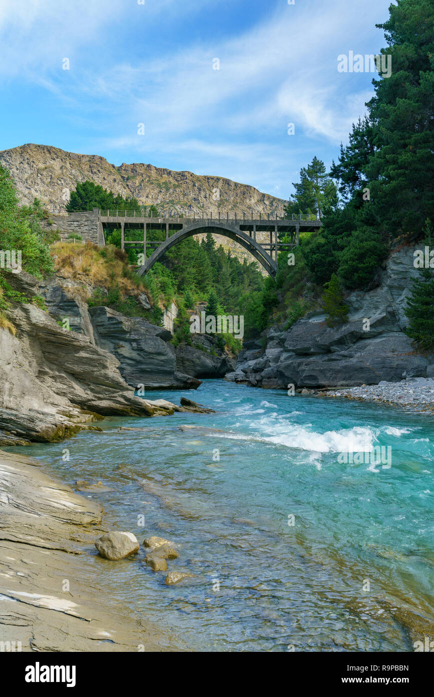Edith Cavell Brücke über den Shotover River, Arthurs Point, Queenstown, Otago, Südliche Alpen, Neuseeland Stockfoto