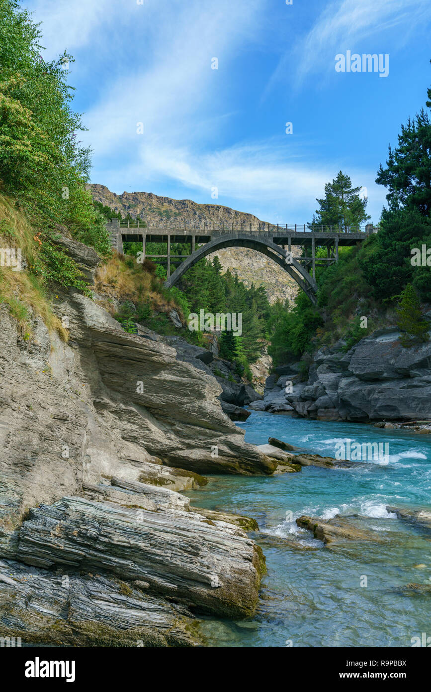Edith Cavell Brücke über den Shotover River, Arthurs Point, Queenstown, Otago, Südliche Alpen, Neuseeland Stockfoto