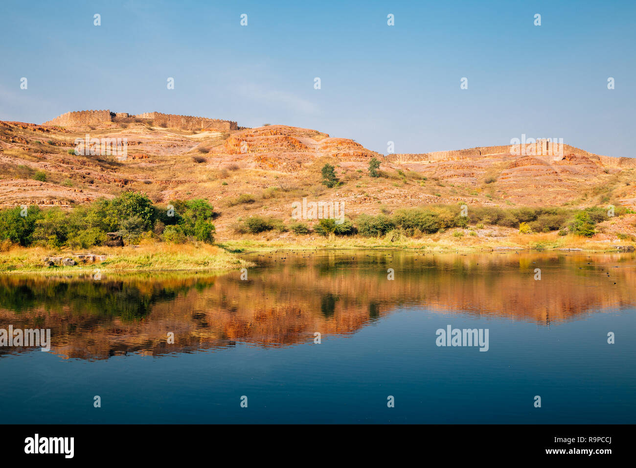 Gottheit Teich und Fortress Hill in Jodhpur, Indien Stockfoto
