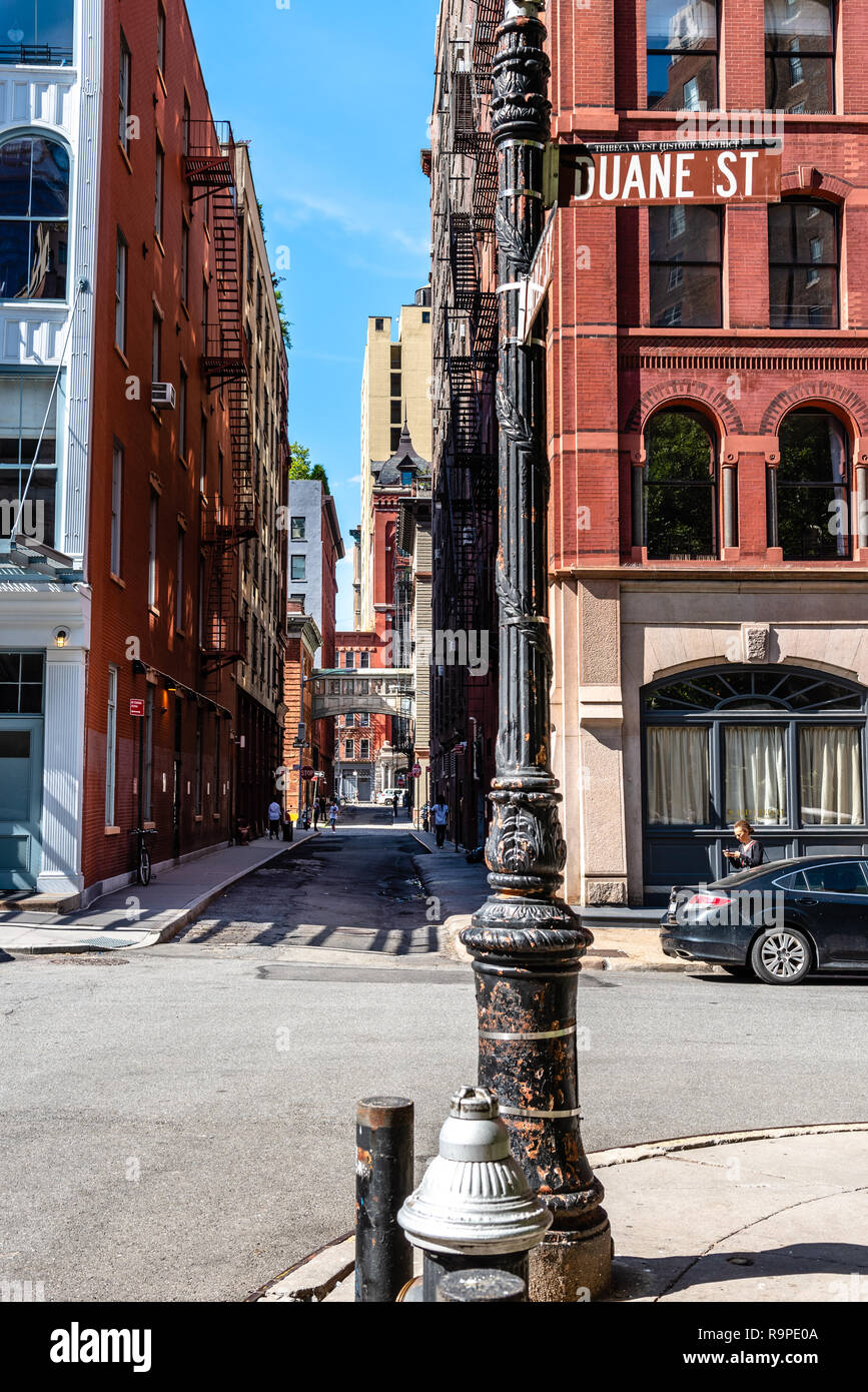 New York City, USA - 25. Juni 2018: Malerische Aussicht auf Heften Straße in Tribeca. Dieser Gasse läuft zwei Blocks nördlich zwischen Duane und Harrison, nur Stockfoto