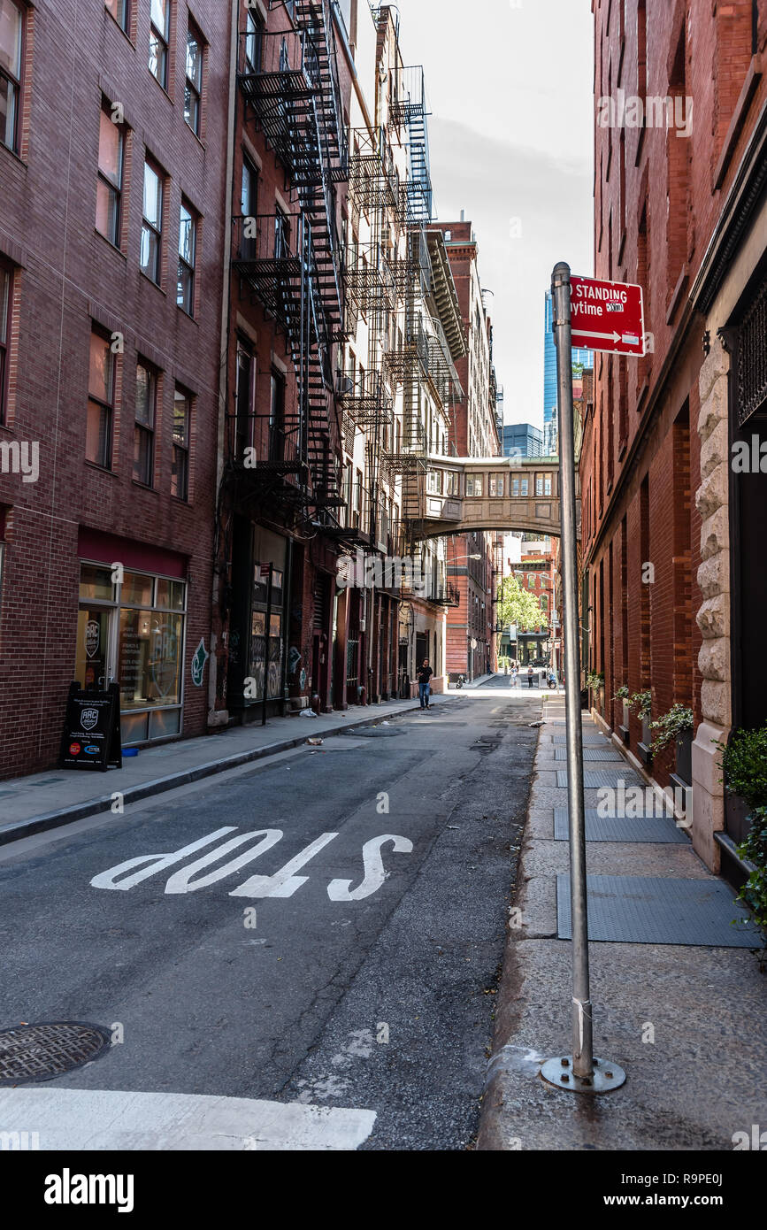 New York City, USA - 25. Juni 2018: Malerische Aussicht auf Heften Straße in Tribeca. Dieser Gasse läuft zwei Blocks nördlich zwischen Duane und Harrison, nur Stockfoto