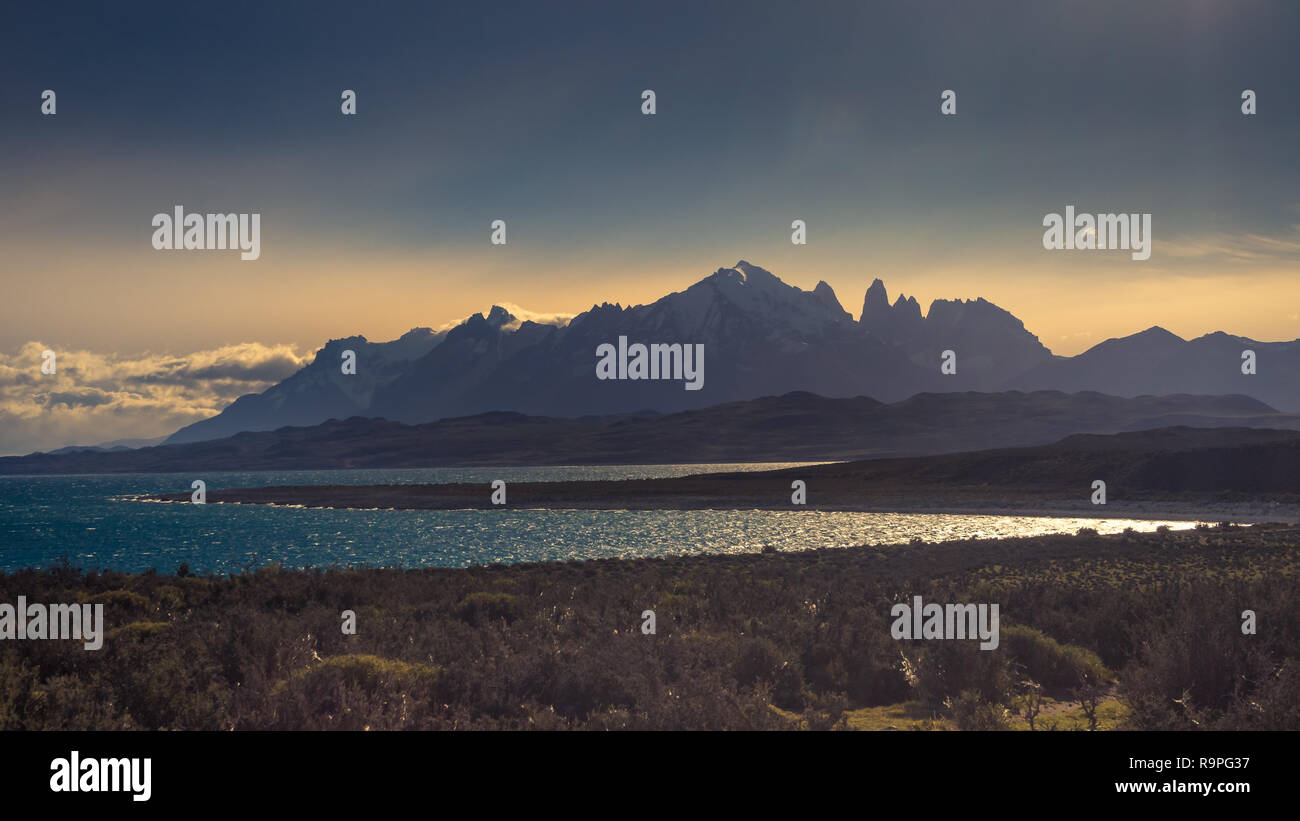 Patagonien, Chile - Torres del Paine, in der Südlichen Patagonischen Eisfeld, Magellanes Region Südamerika, Silhouette Stockfoto