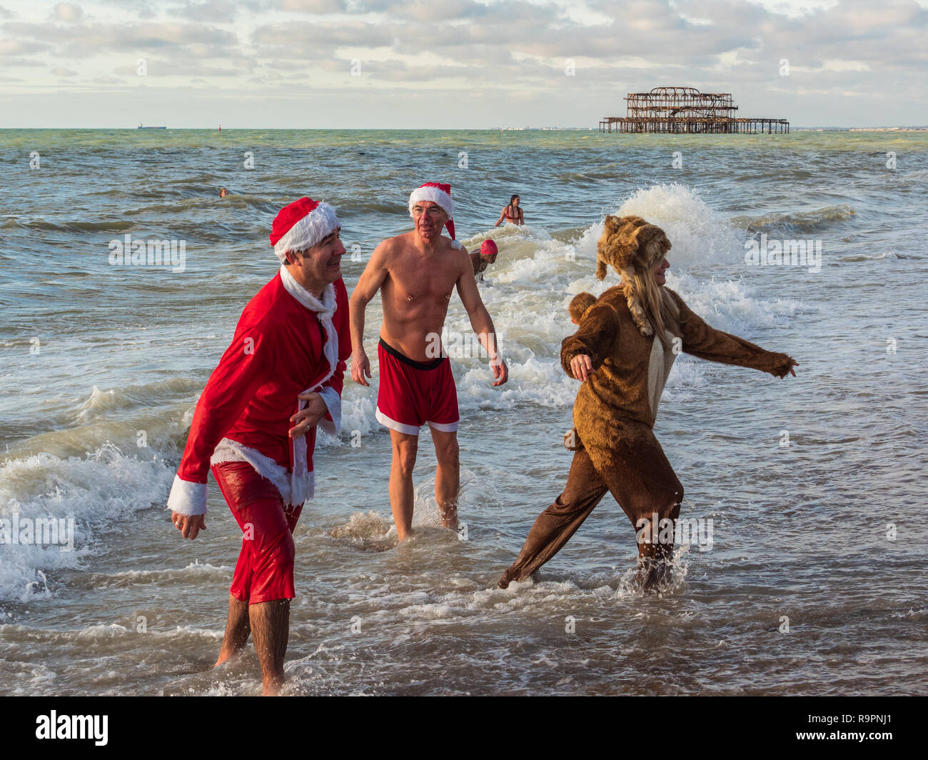 Brighton Weihnachten schwimmen Kostüme Stockfoto