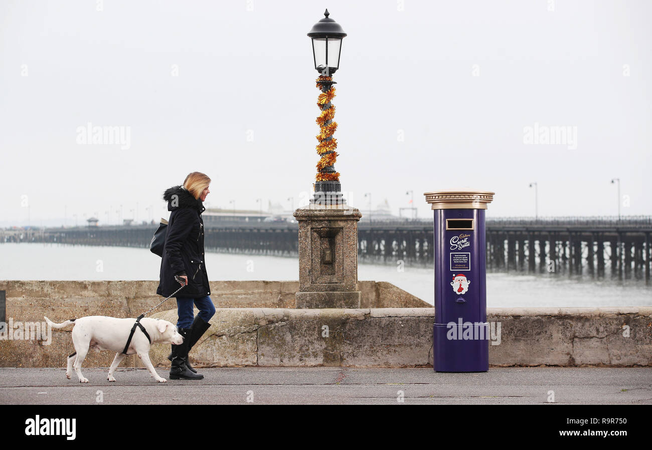 Cadbury eröffnet seine ersten Cadbury Secret Santa Post, dass Sie zehn Standorten aus über Großbritannien ab Donnerstag, den 15. November Tournee sein. Es wird den Besuchern die Möglichkeit ein köstliches Cadbury Schokolade Geschenk anonym zu einer besonderen Person in Ihrem Leben zu senden, nur weil. Mit: Atmosphäre, Wo: London, Großbritannien Wann: 15 Aug 2018 Quelle: Joe Pepler/PinPep/WENN.com Stockfoto