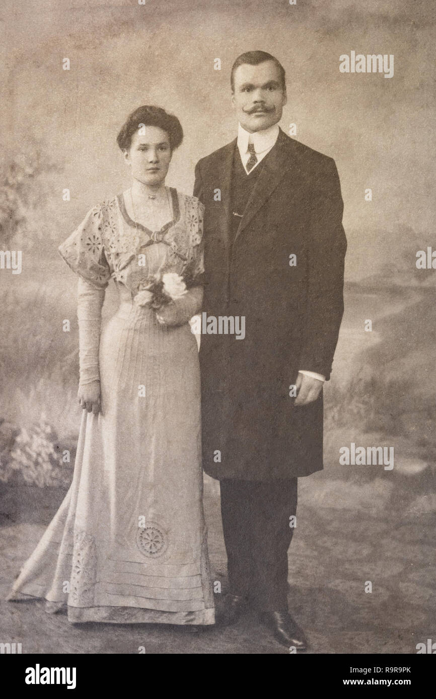 Edwardian Hochzeitskleid Stockfotos Und Bilder Kaufen Alamy