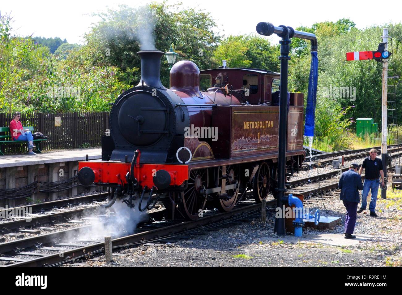 1898 Metropolitan Railway E Klasse 0-4-4 'Metropolitan Bahn Nr. 1 "an der North Weald Station des Epping Ongar Eisenbahn, Essex, UK. Stockfoto