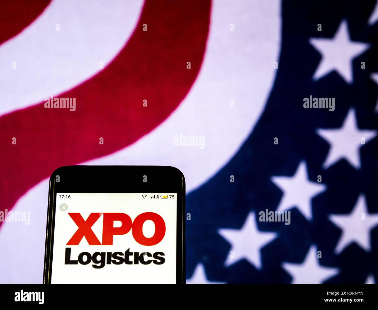 Kiew, Ukraine. 19 Dez, 2018. XPO Logistik Unternehmen Logo gesehen auf einem Smartphone angezeigt. Quelle: Igor Golovniov/SOPA Images/ZUMA Draht/Alamy leben Nachrichten Stockfoto