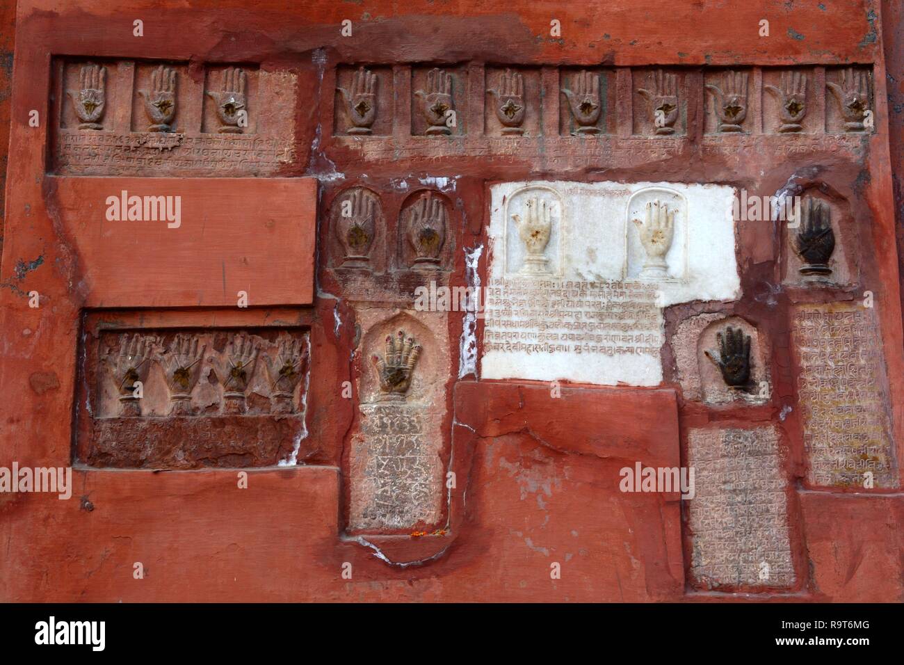 Sati Suttee handabdrücke Witwe Brennen auf eine Wand an Junagarh Fort Bikaner Rajasthan Indien Stockfoto