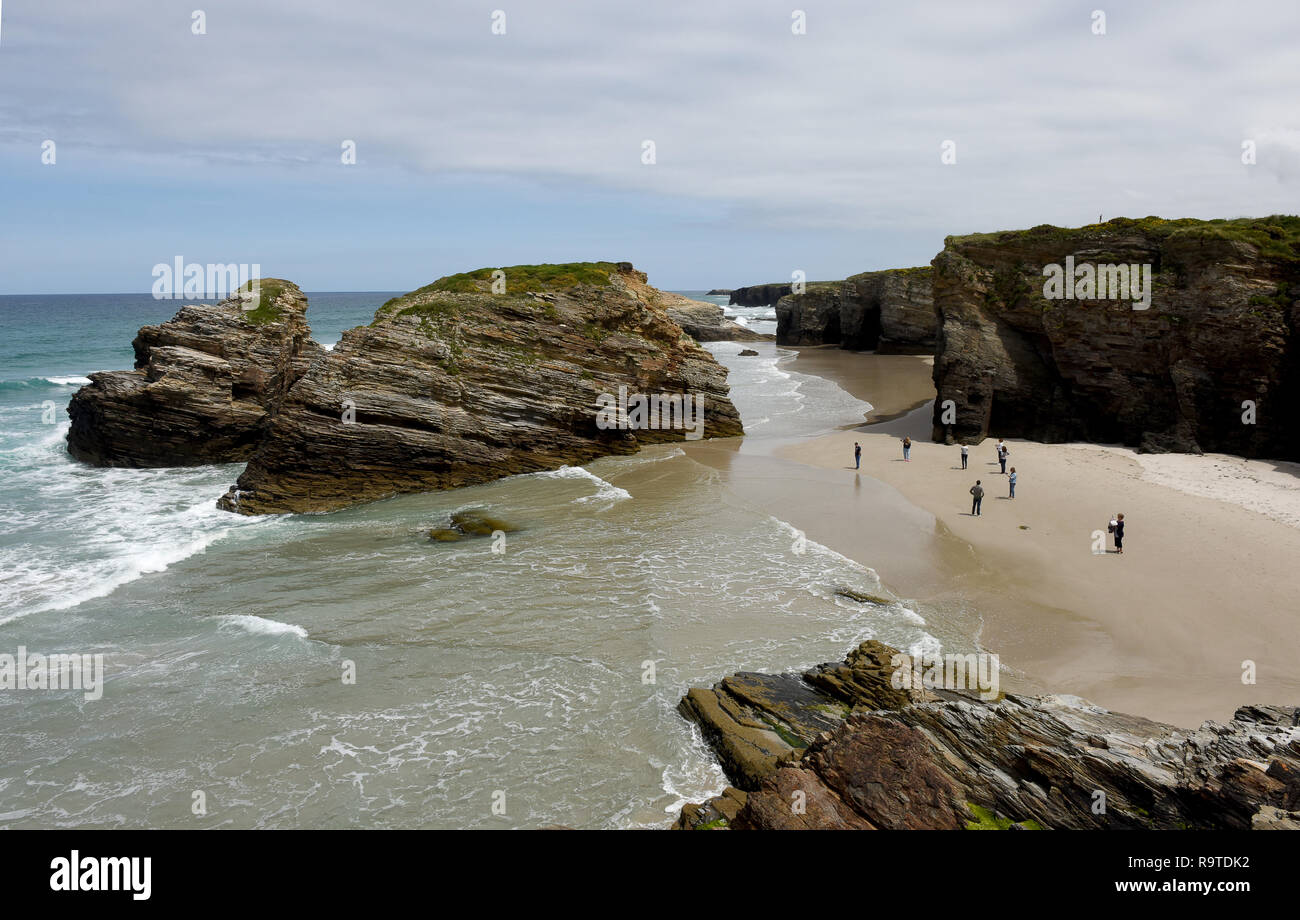 Felsformation bei As Catedrais Strand Strand der Kathedralen' oder Praia de Augas Santas in der Provinz Lugo, an der Kantabrischen Küste in der Nähe von Ribadeo. Stockfoto