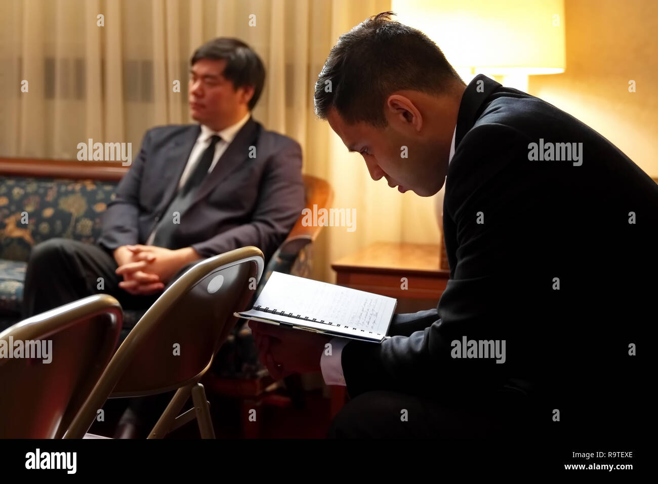 New York, NY, USA. Jun 2016. Überlebenden Familienangehörigen der Verstorbenen der letzten Worte, die aus seinem Tagebuch. Stockfoto