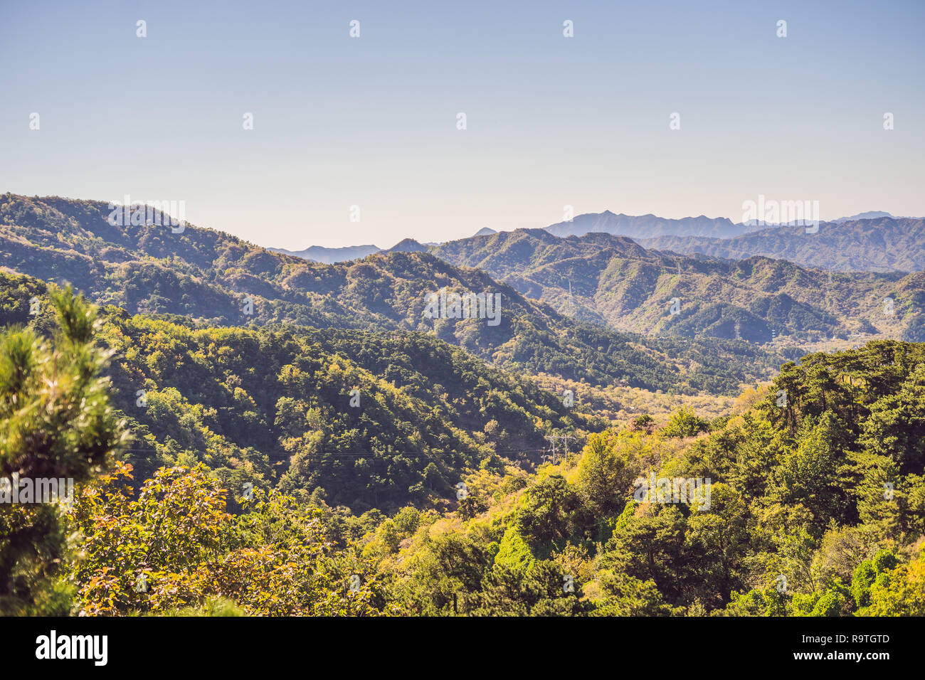 Die majestätischen Berge in der Nähe der Großen Mauer von China. Mutianyu Stockfoto
