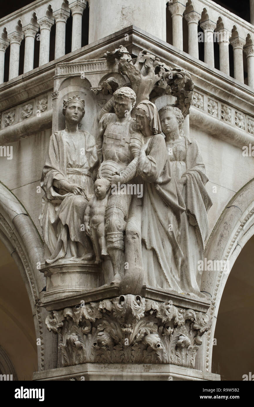 Urteil des Salomo in die Gothic Ecke Relief auf der Dogenpalast (Palazzo Ducale) in Venedig, Italien dargestellt. Stockfoto