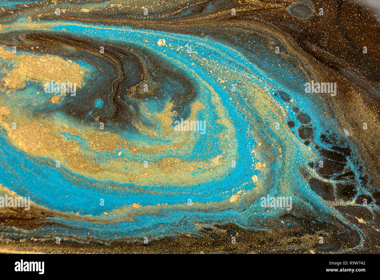 Gold Marmorierung Textur Design. Blaue und goldene Marmor Muster. Fluid Kunst Stockfoto
