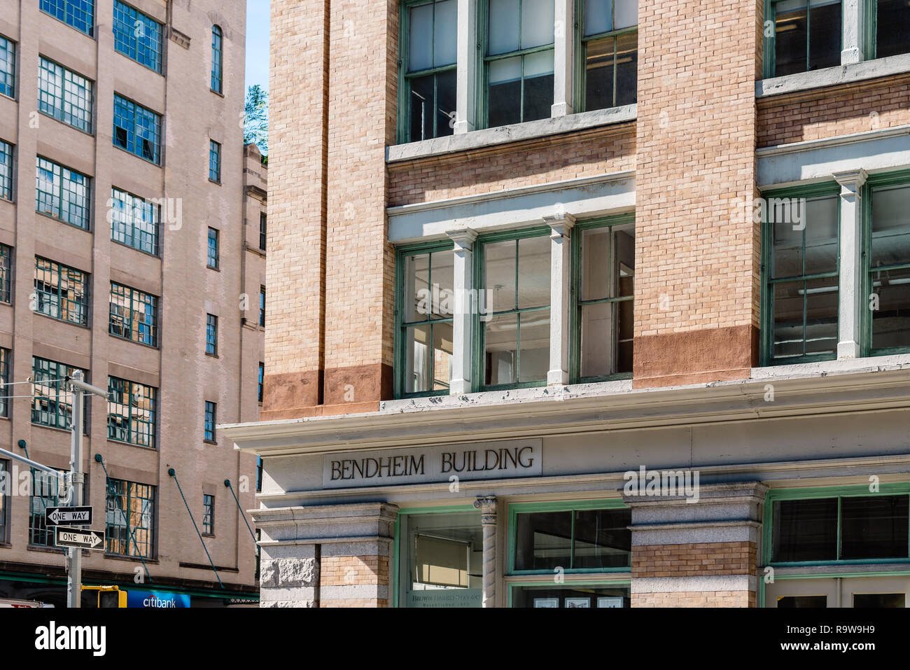 New York City, USA - 25. Juni 2018: Low Angle View von Bendheim Gebäude in Tribeca North District. Stockfoto
