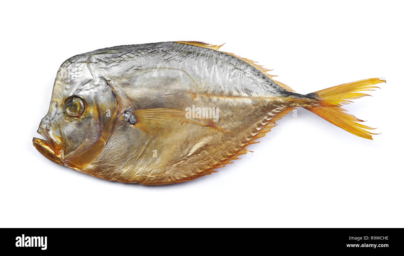Geräucherter Fisch vomer auf weißem Hintergrund isoliert Stockfoto
