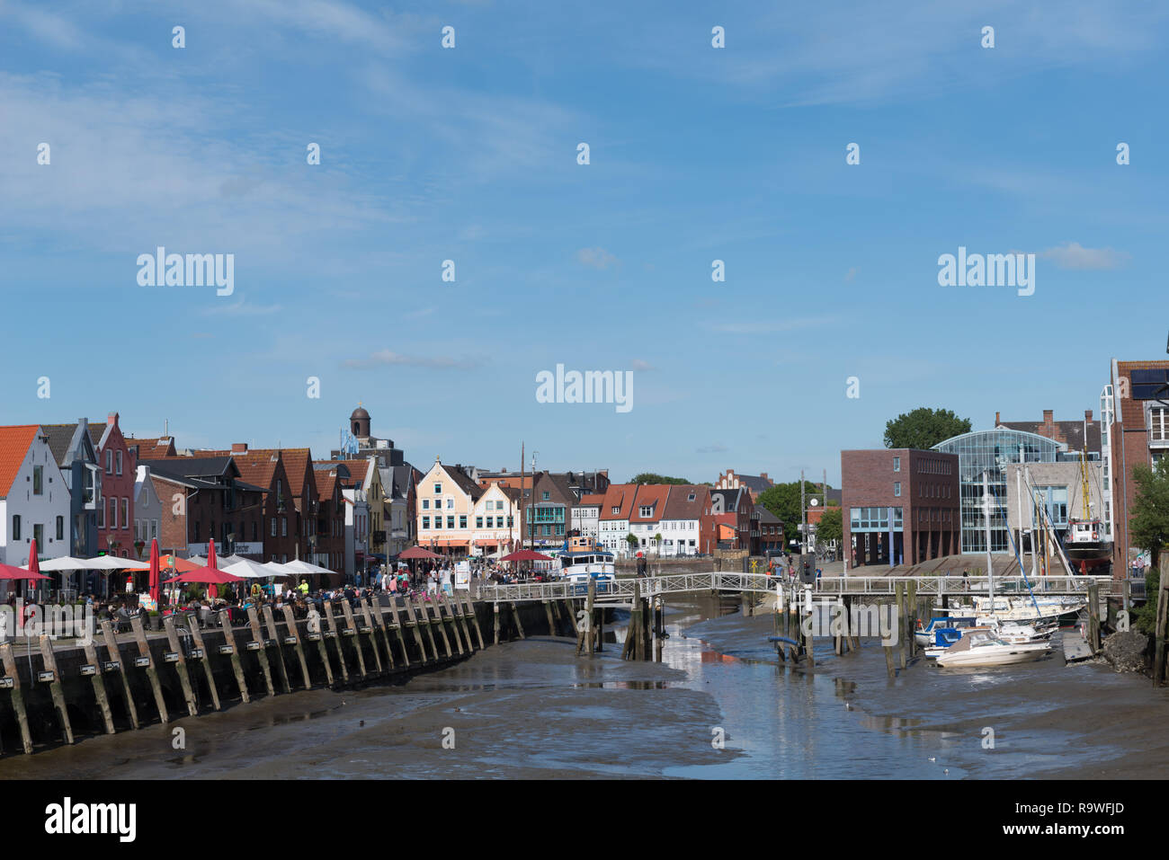 Der kleine Hafen des Landes Stadt Husum bei Ebbe, Nordfriesland, Schleswig-Holstein, Deutschland, Europa Stockfoto