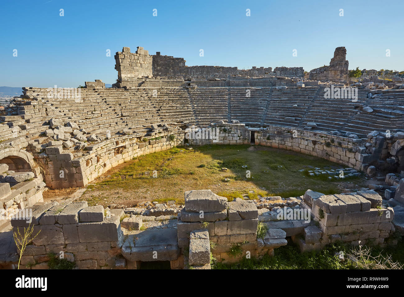 Im Amphitheater von Letoon - Heiligtum der Göttin Leto in der Nähe der alten lykischen Stadt Xanthos. Türkei Stockfoto