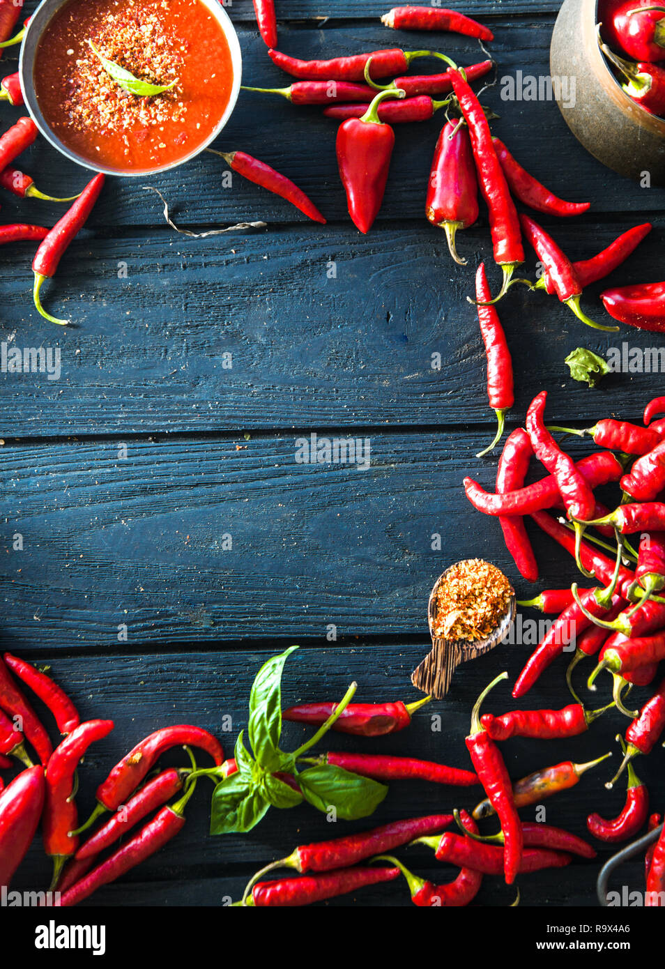 Food Ingredients. Frische Red Hot Chili Pepper. Chili Sauce Stockfoto