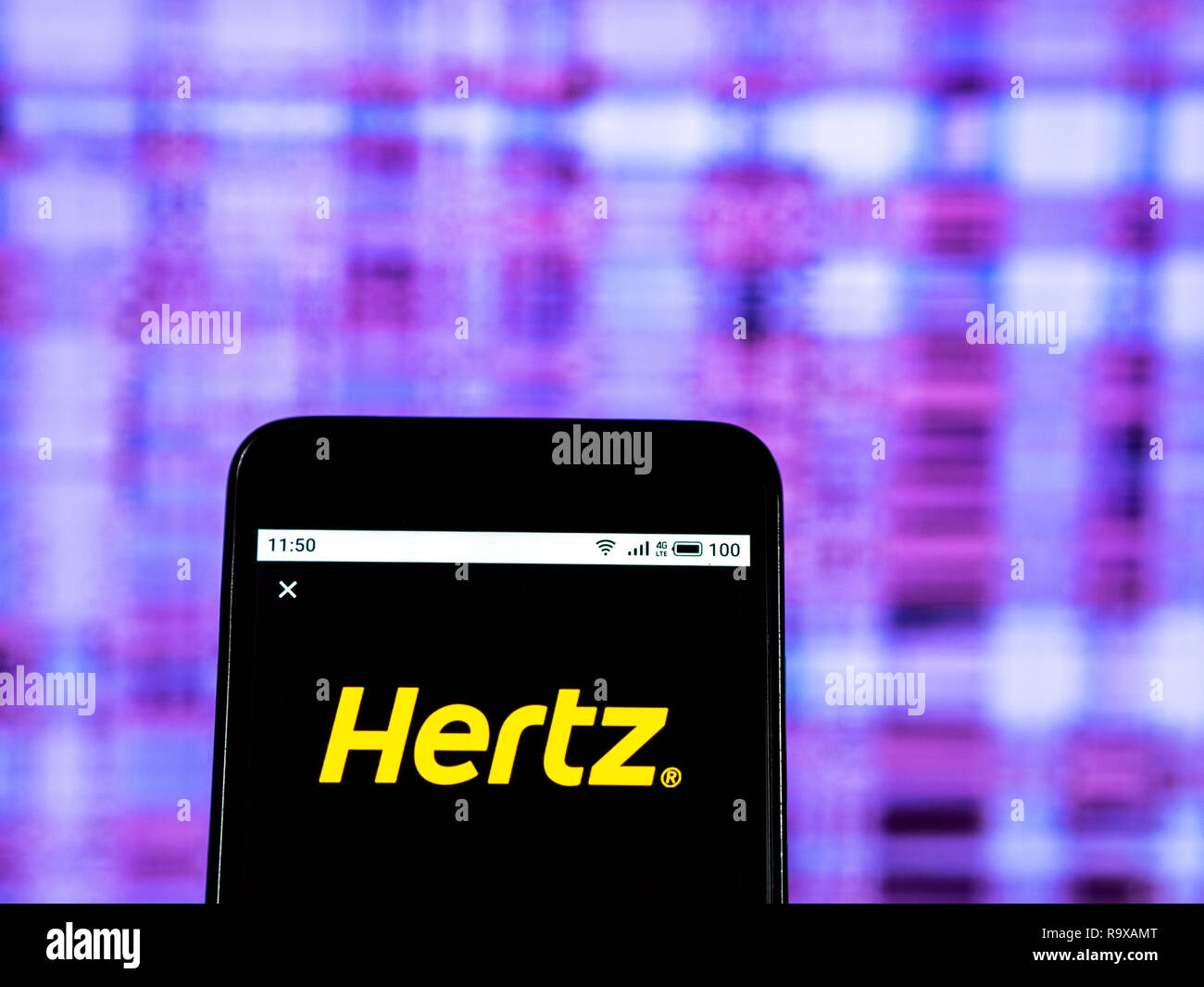 Hertz Global Holdings Inc. Logo auf dem Smartphone angezeigt Stockfoto