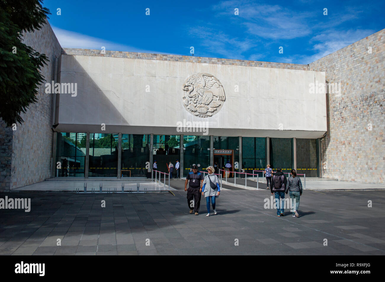 Der Eingang zum Nationalmuseum für Anthropologie in Mexiko City, Mexiko Stockfoto