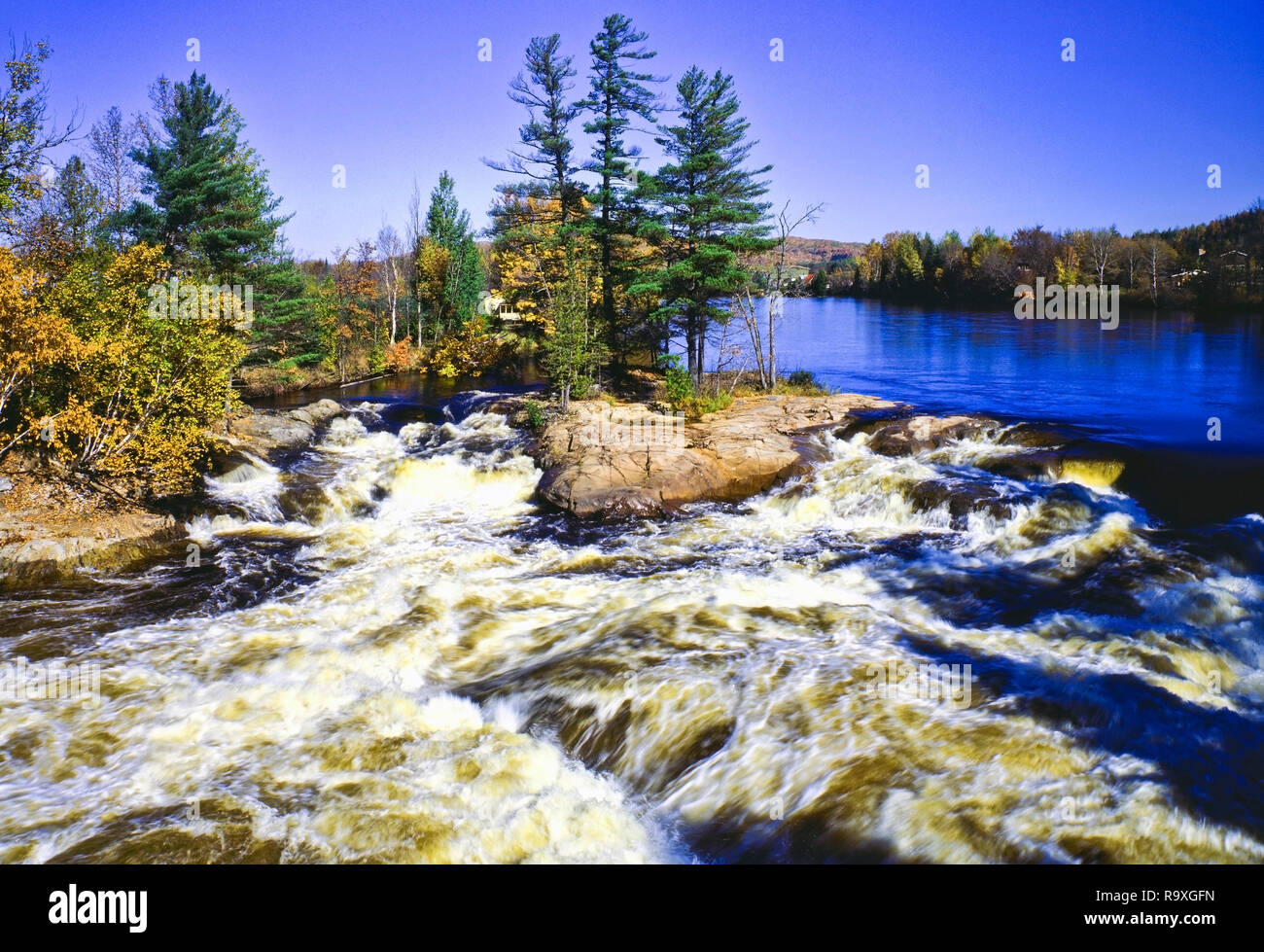 Wasserfall im nördlichen Ontario in der Nähe von Bala, Ontario, Kanada Stockfoto