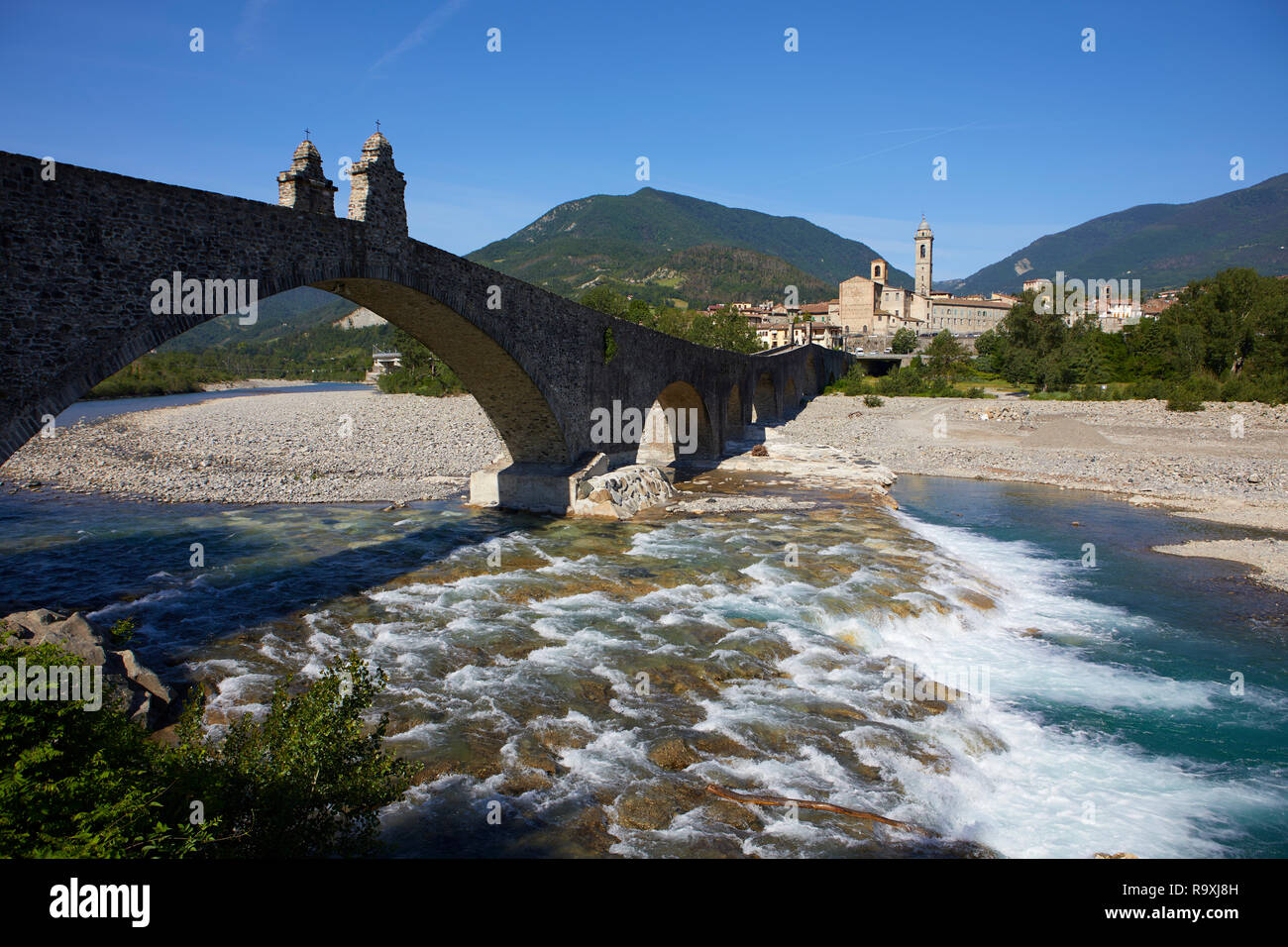 Die alte Ahnung, die Brücke über den Fluss Trebbia, Bobbio, in der Provinz von Piacenza, Italien Stockfoto
