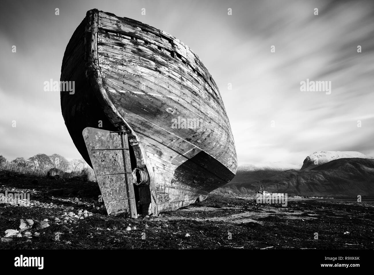 Foto: © Jamie Callister. Boot Wrack auf der Schottischen Küste von Fort William, North West Schottland, 24. November 2018. [Keine] [Tota Stockfoto