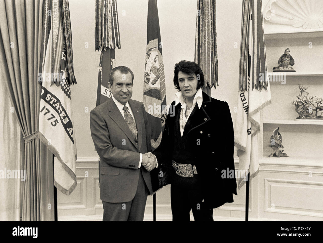 Präsident Nixon und Elvis Presley im Oval Office des Weißen Hauses. Stockfoto