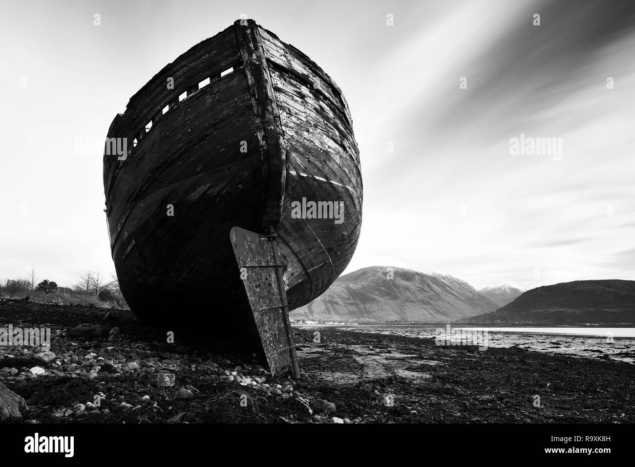 Foto: © Jamie Callister. Boot Wrack auf der Schottischen Küste von Fort William, North West Schottland, 24. November 2018. [Keine] [Tota Stockfoto